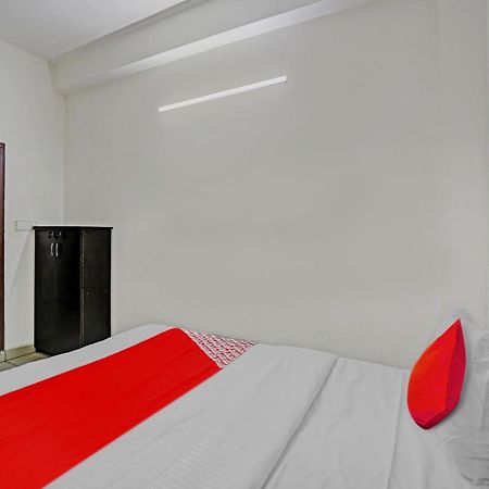 Hotel O Vrinda Residency Noida Bagian luar foto