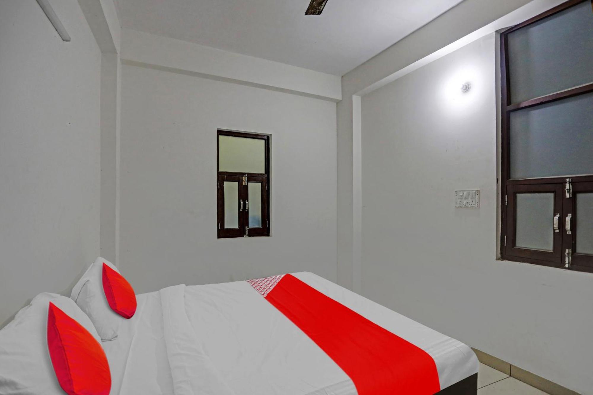 Hotel O Vrinda Residency Noida Bagian luar foto