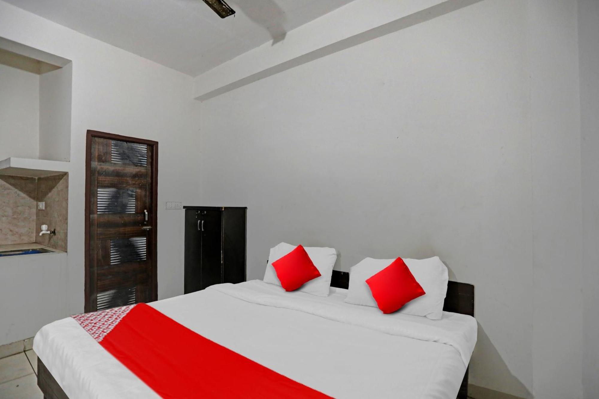 Hotel O Vrinda Residency Noida Bagian luar foto