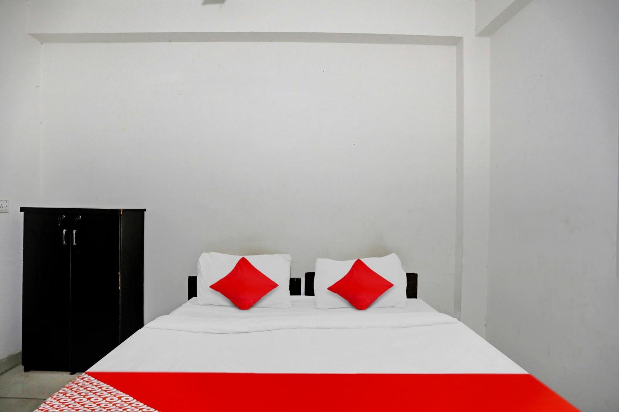 Hotel O Vrinda Residency Noida Bagian luar foto