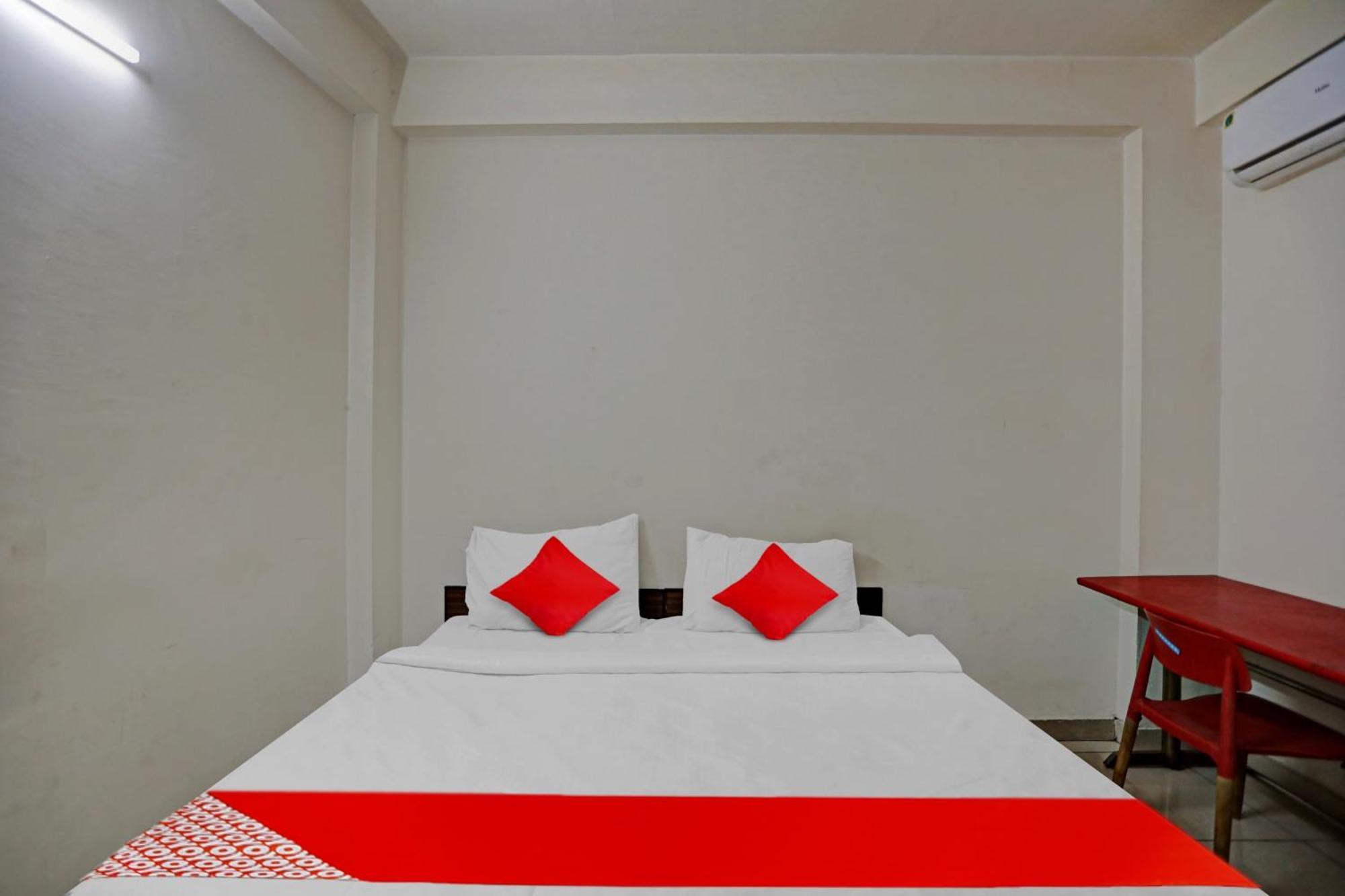 Hotel O Vrinda Residency Noida Bagian luar foto