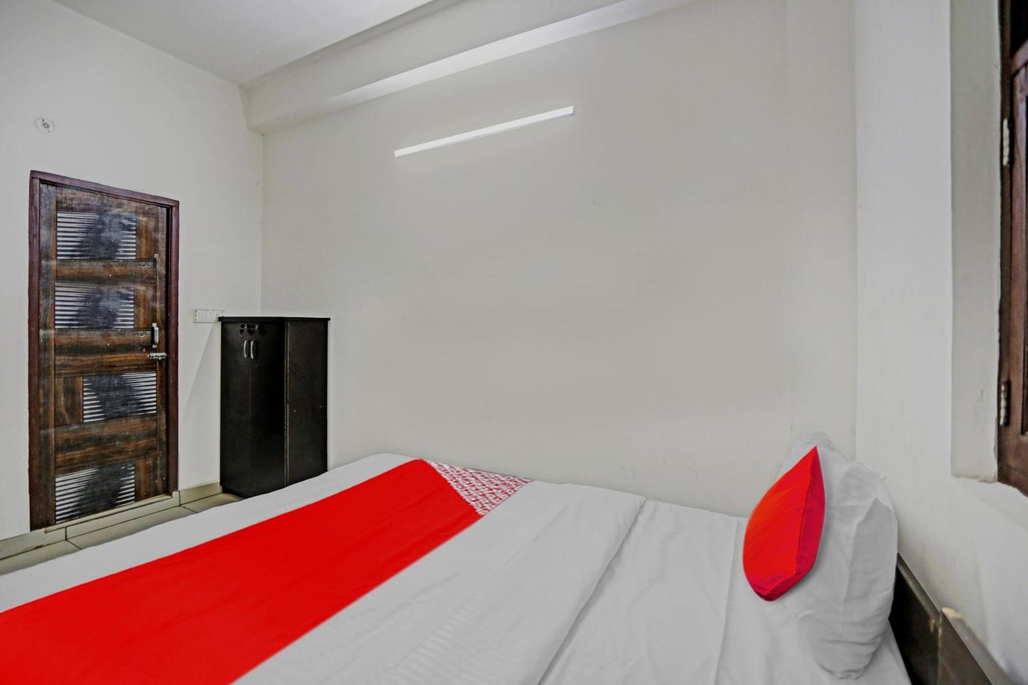 Hotel O Vrinda Residency Noida Bagian luar foto